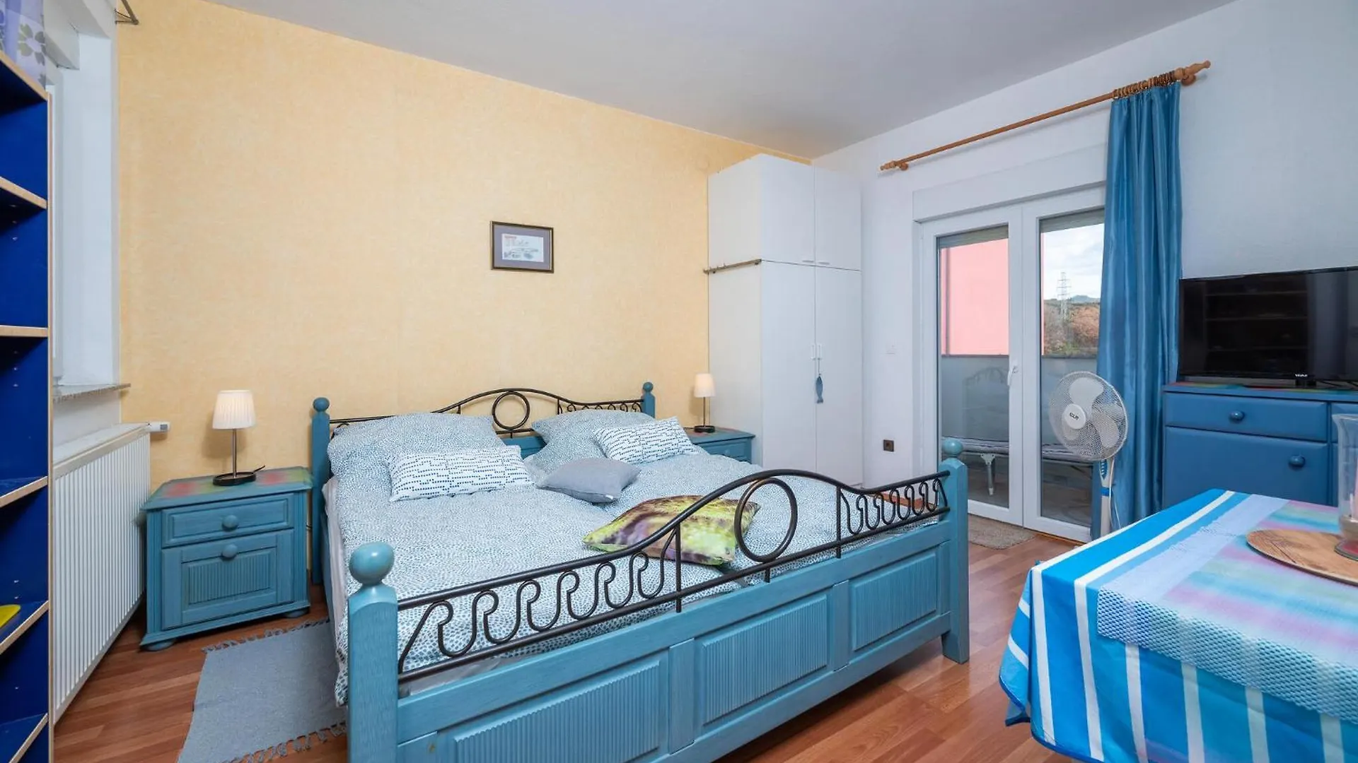 1 Bedroom Lovely Apartment In Barbariga